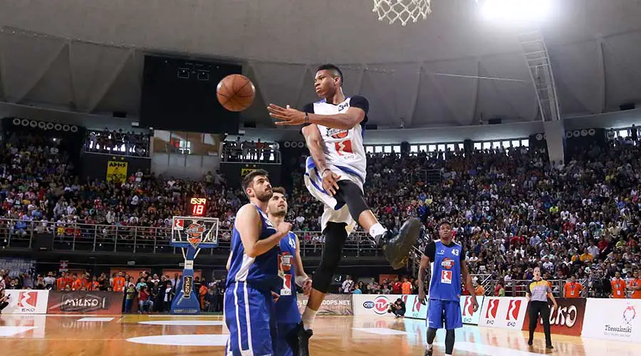 Basketball: scoring system, fouls and fundamentals 4 basketball rules