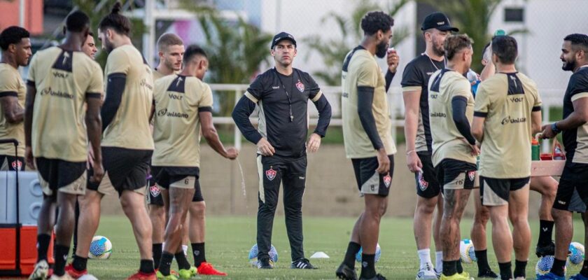 Léo Condé foi demitido do Vitória após 6 rodadas do Brasileirão Série A