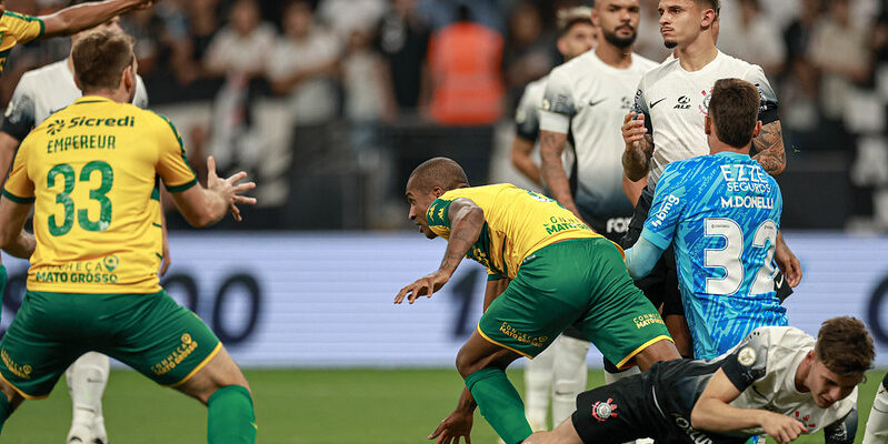 Corinthians e Cuiabá se enfrentaram pelo Brasileirão