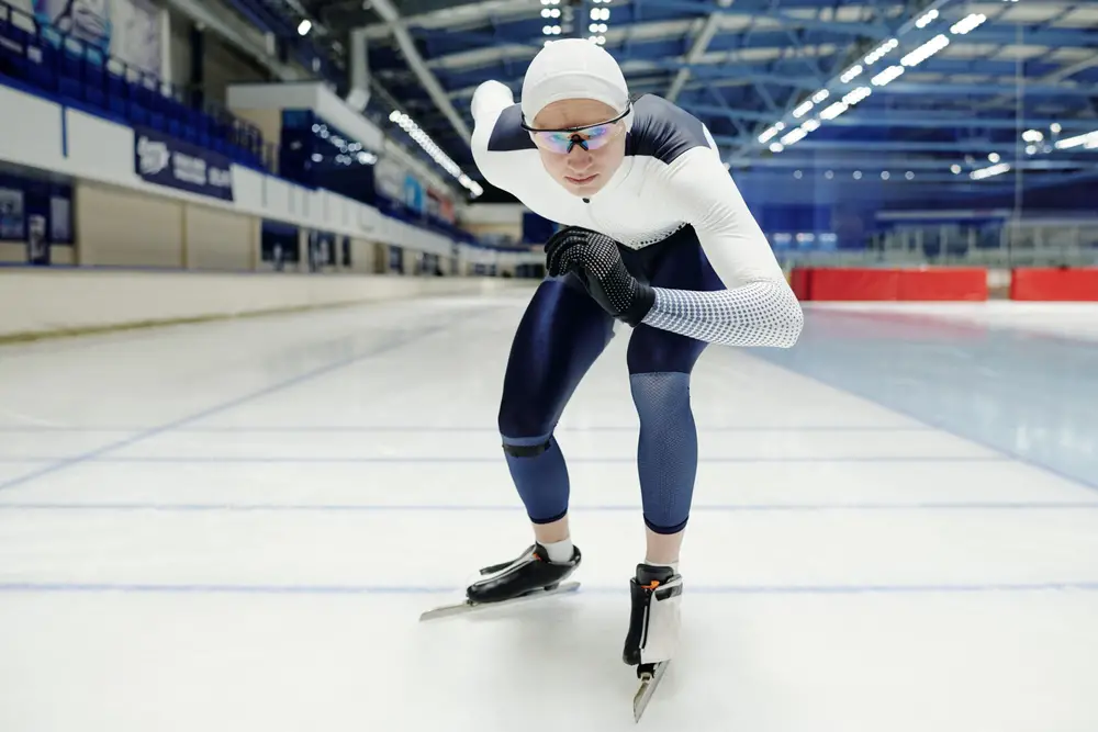 Short track speed skating rules: skates, ice and more 3 Regras da patinação de velocidade em pista curta