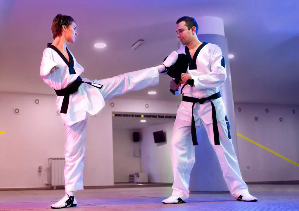 DAEDO: WT TAEKWONDO ULTRA DRu00c4KT SVART KRAGE