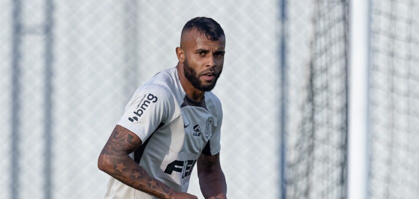 Corinthians deve ter dois estreantes contra o Criciúma