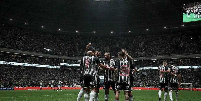 Atlético-MG e Corinthians duelaram pelo Brasileirão