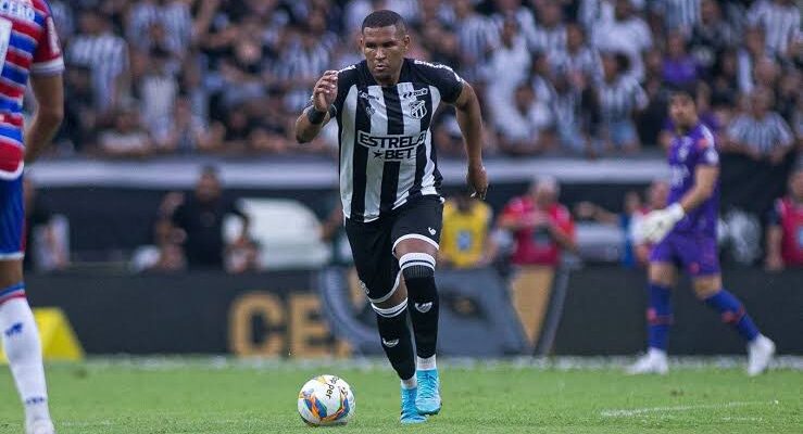 Ceará Sporting Club garante permanência do zagueiro Matheus Felipe