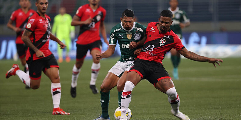 Palmeiras x Atlético-GO medem forças