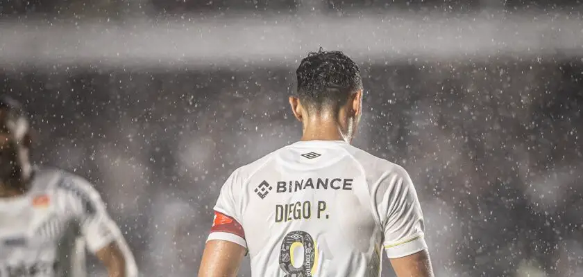 Diego Pituca defende Carille no Santos