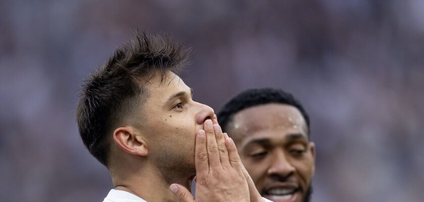 Romero vive grande fase no Corinthians