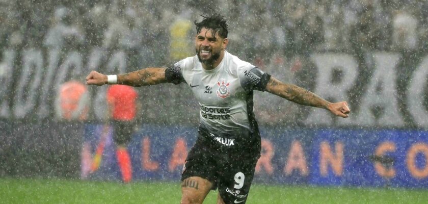 Yuri Alberto foi um dos poucos destaques do Corinthians contra o Racing