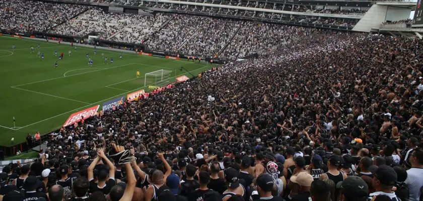 Campanha organizada por uniformizada do Corinthians arrecada mais de R$ 7 milhões